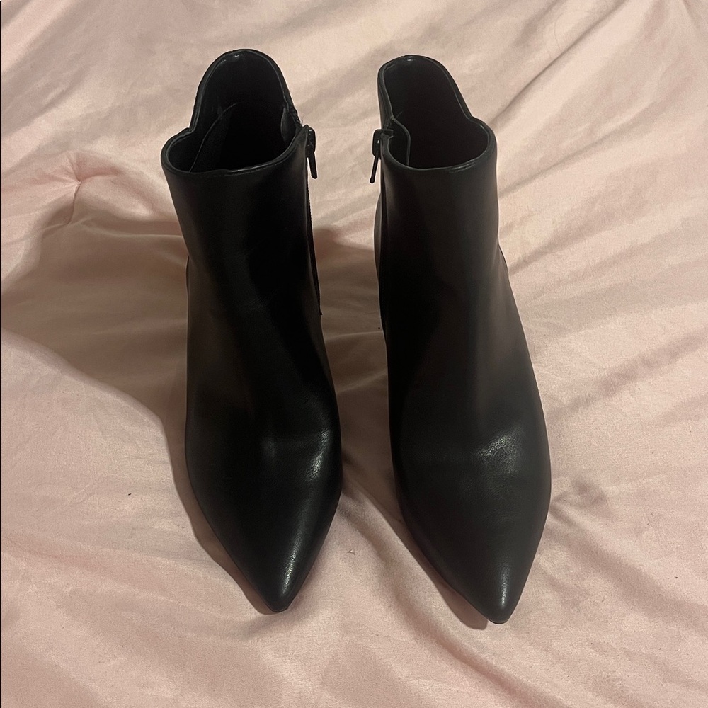 Kelly & Katie Sleek Black Heeled Boots
